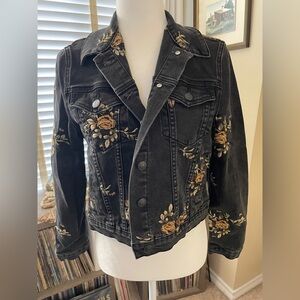 Driftwood Free People Size Small Black Floral Embroidered Jean Crop Jacket
